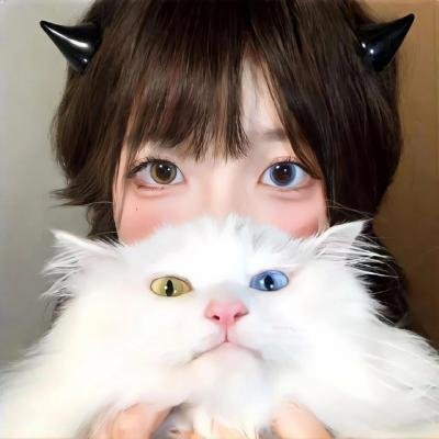 圆肚子女孩